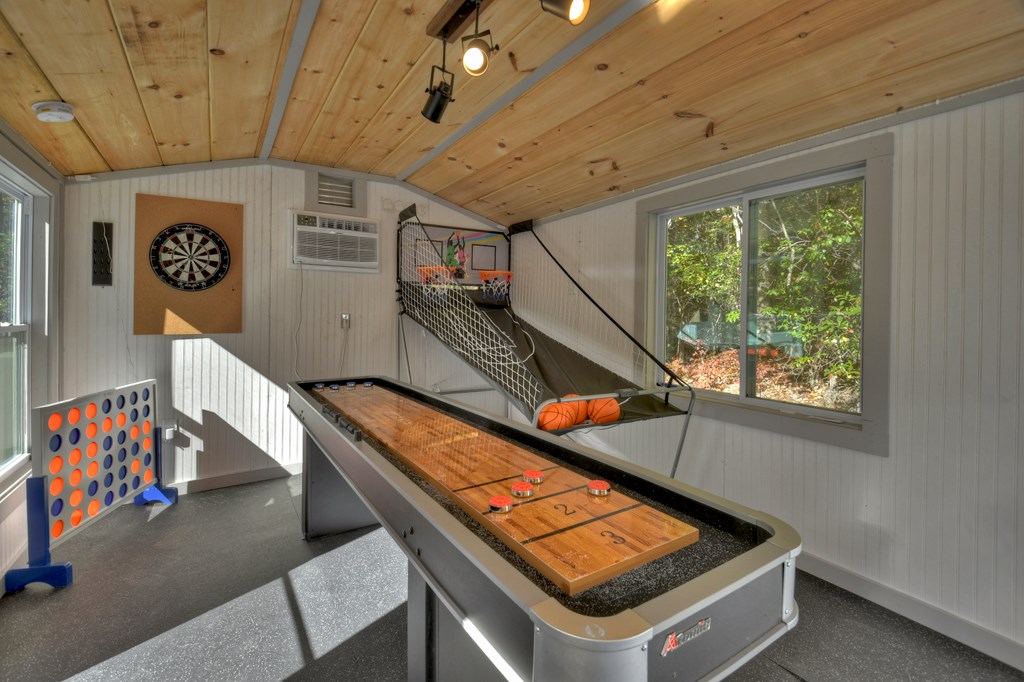 211 Little Creek Trail