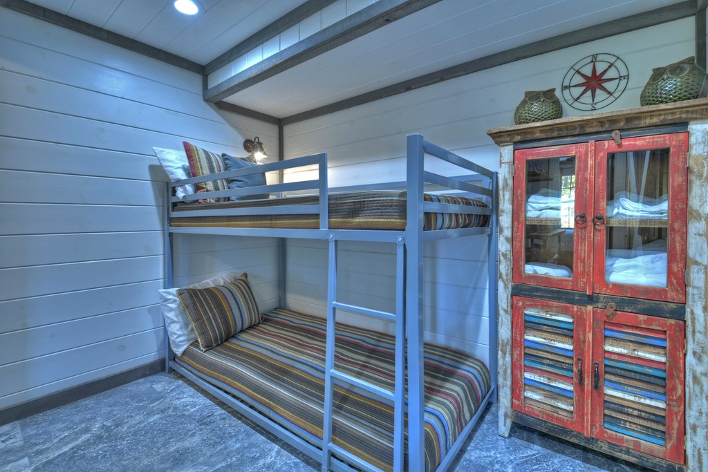 211 Little Creek Trail