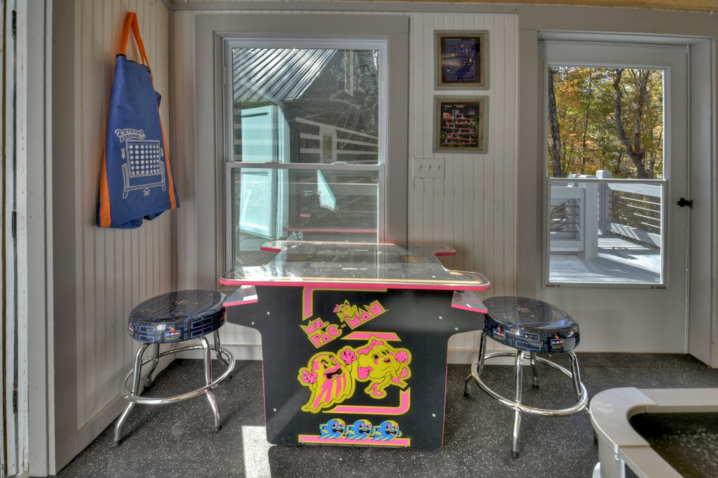 211 Little Creek Trail