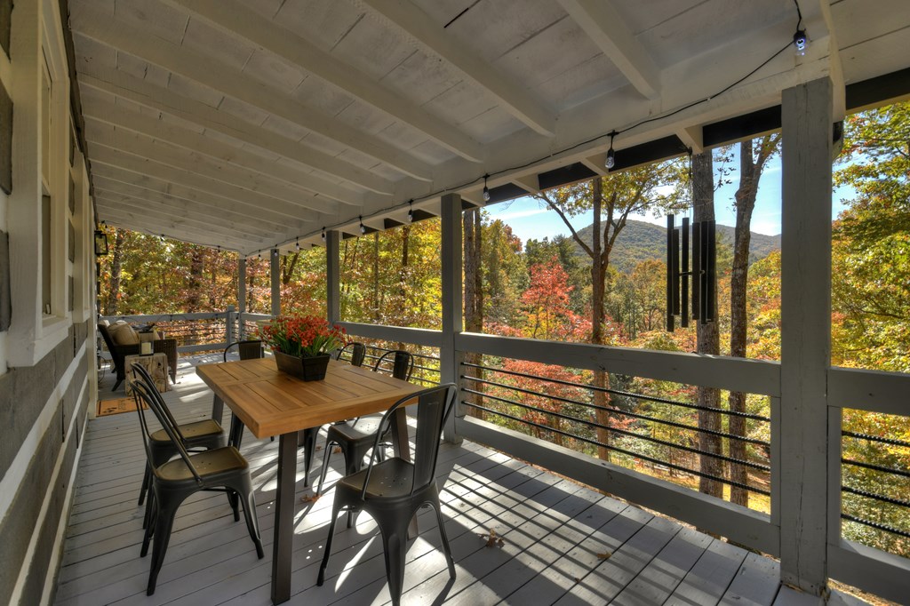 211 Little Creek Trail