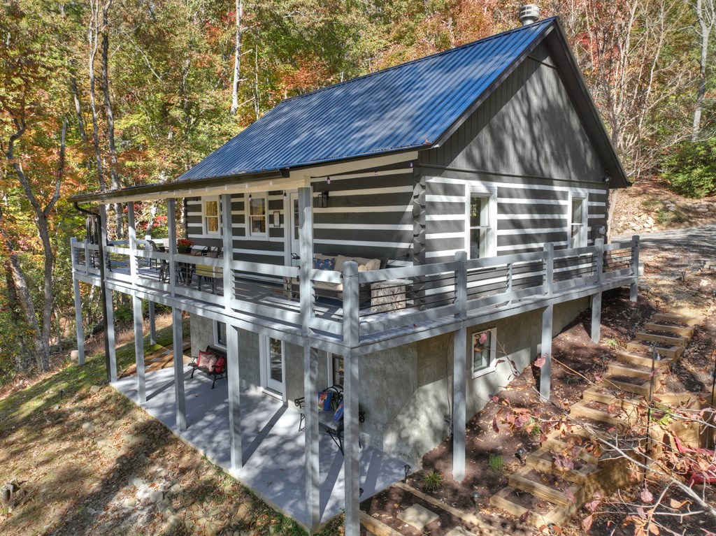 211 Little Creek Trail