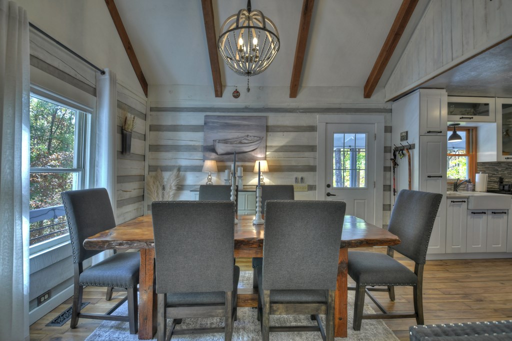 211 Little Creek Trail