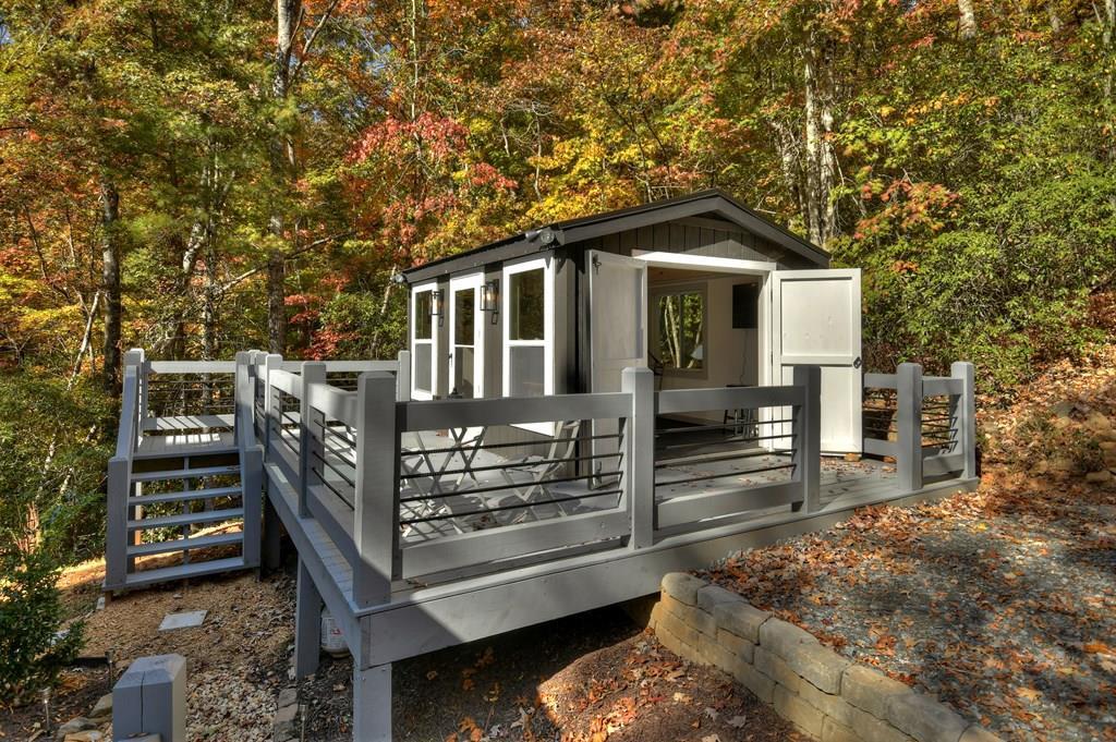 211 Little Creek Trail