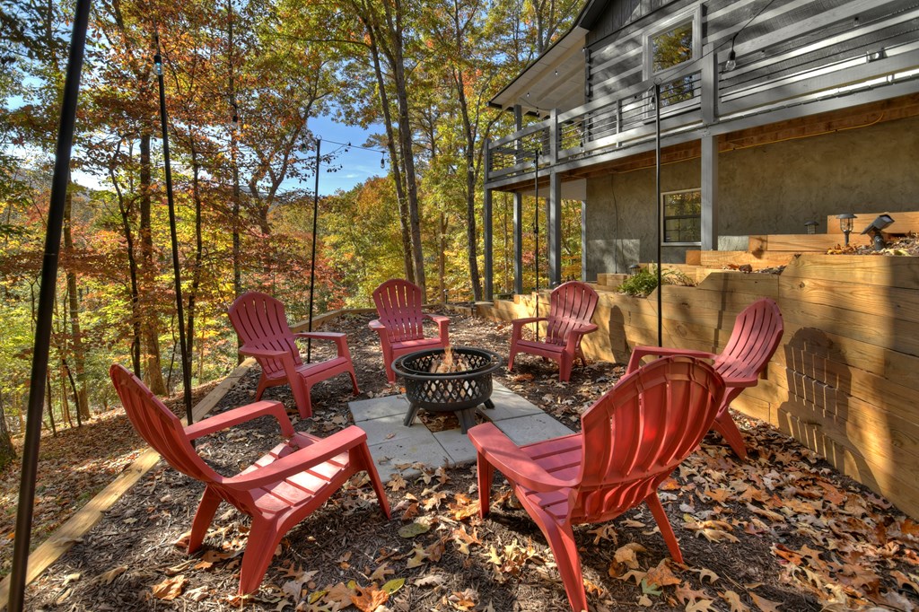 211 Little Creek Trail