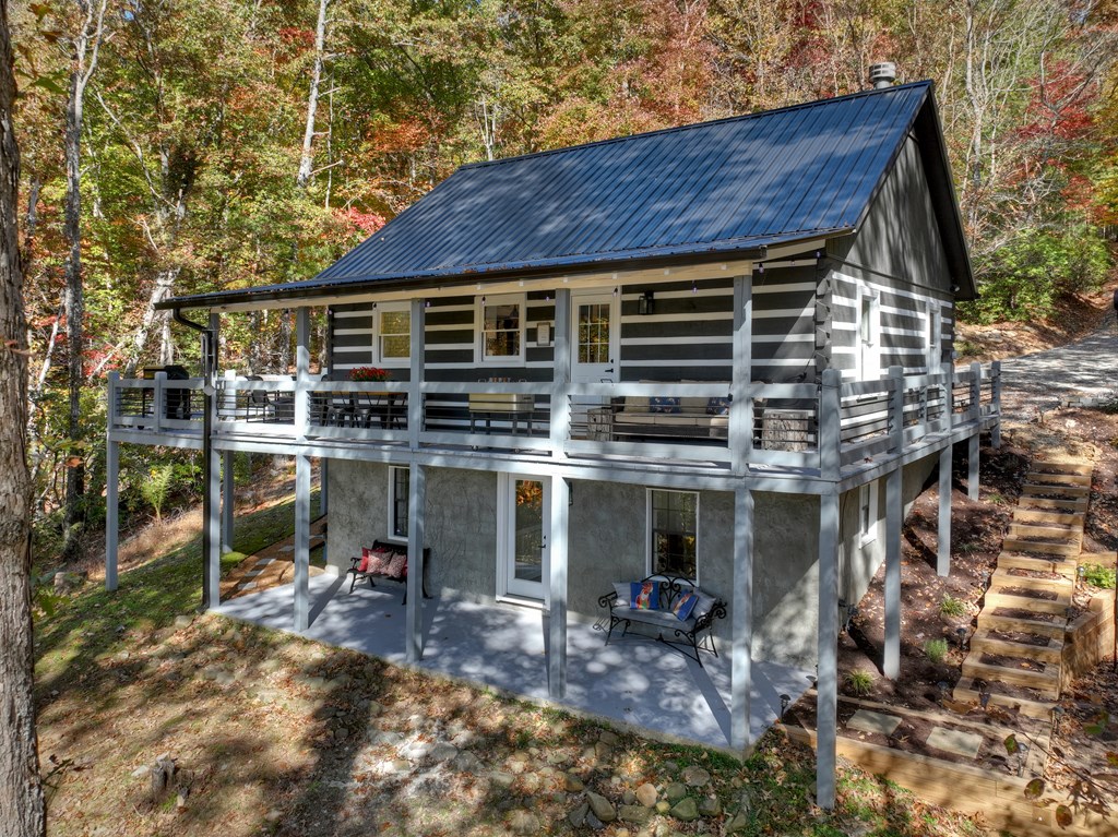 211 Little Creek Trail