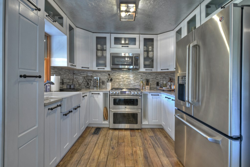 211 Little Creek Trail