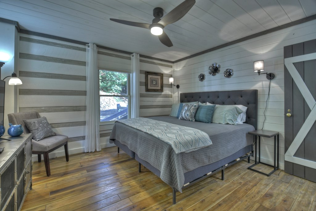 211 Little Creek Trail