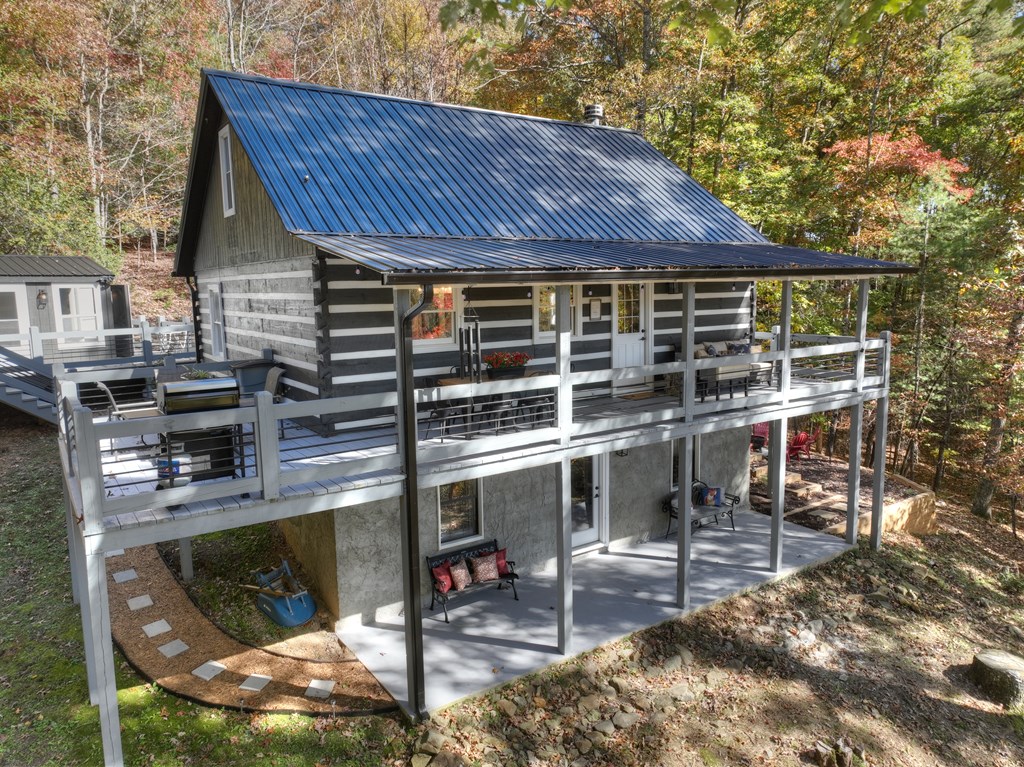 211 Little Creek Trail