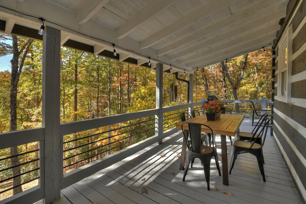 211 Little Creek Trail