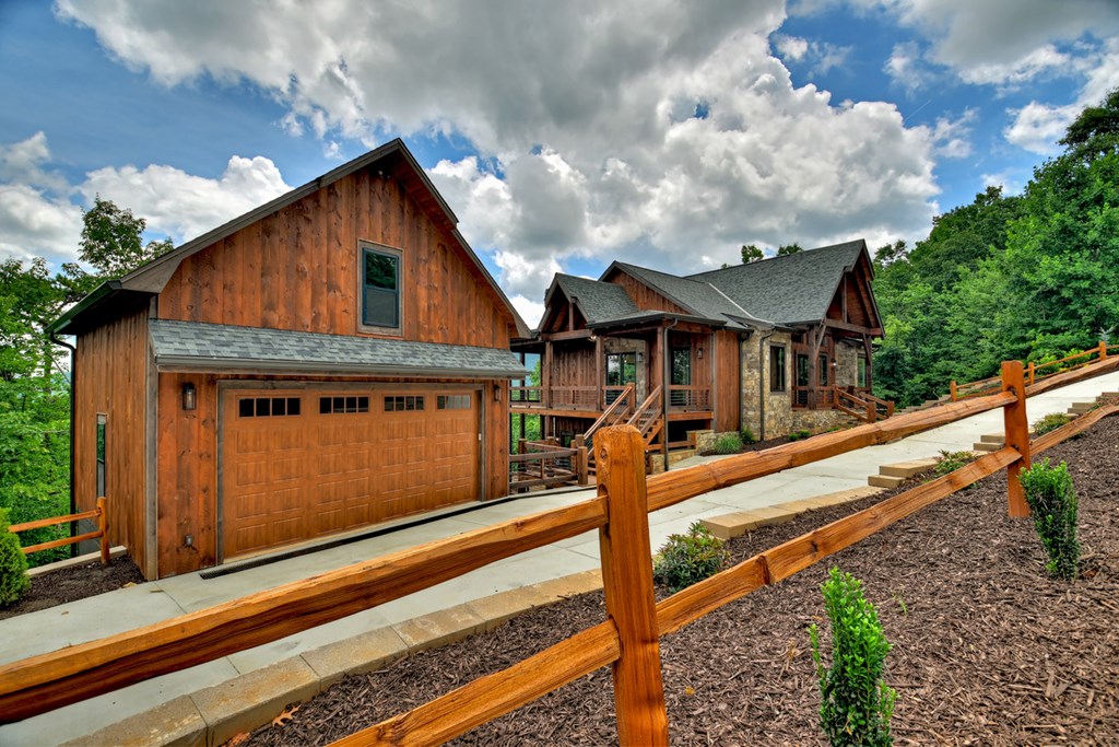 250 Deer Crest Overlook