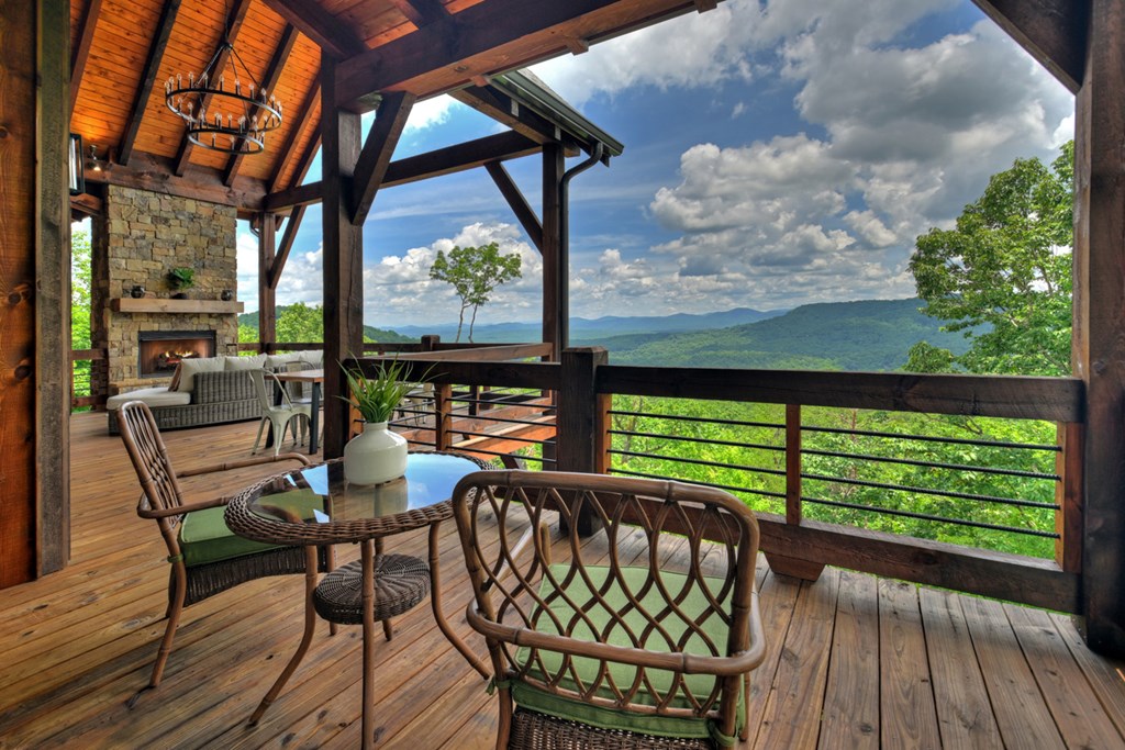 250 Deer Crest Overlook