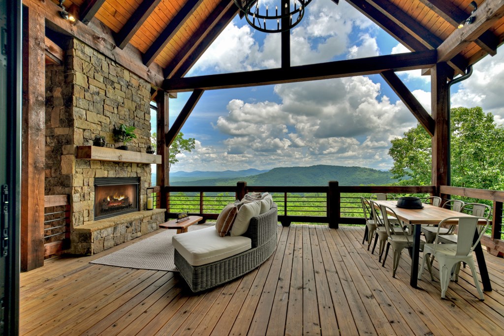 250 Deer Crest Overlook