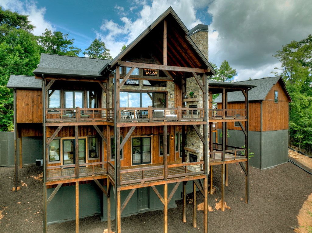 250 Deer Crest Overlook