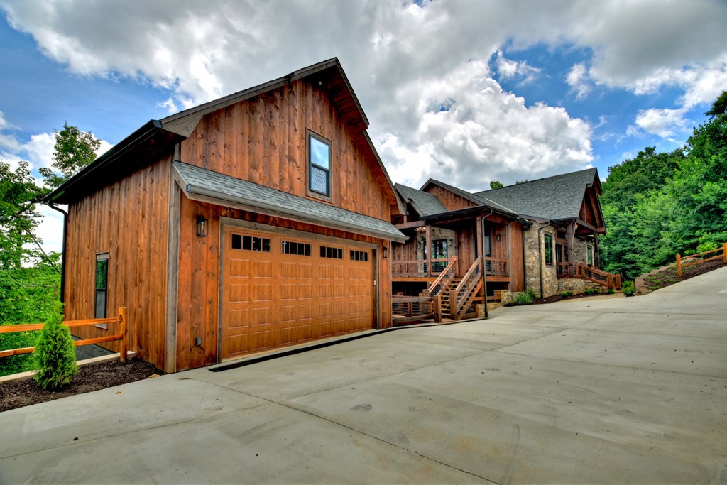 250 Deer Crest Overlook