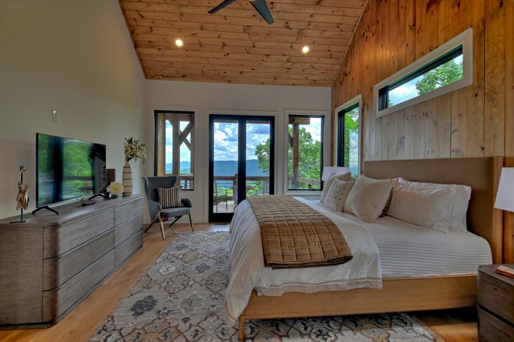 250 Deer Crest Overlook