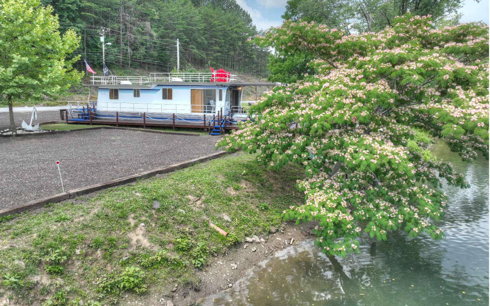 270 W Tennessee Avenue