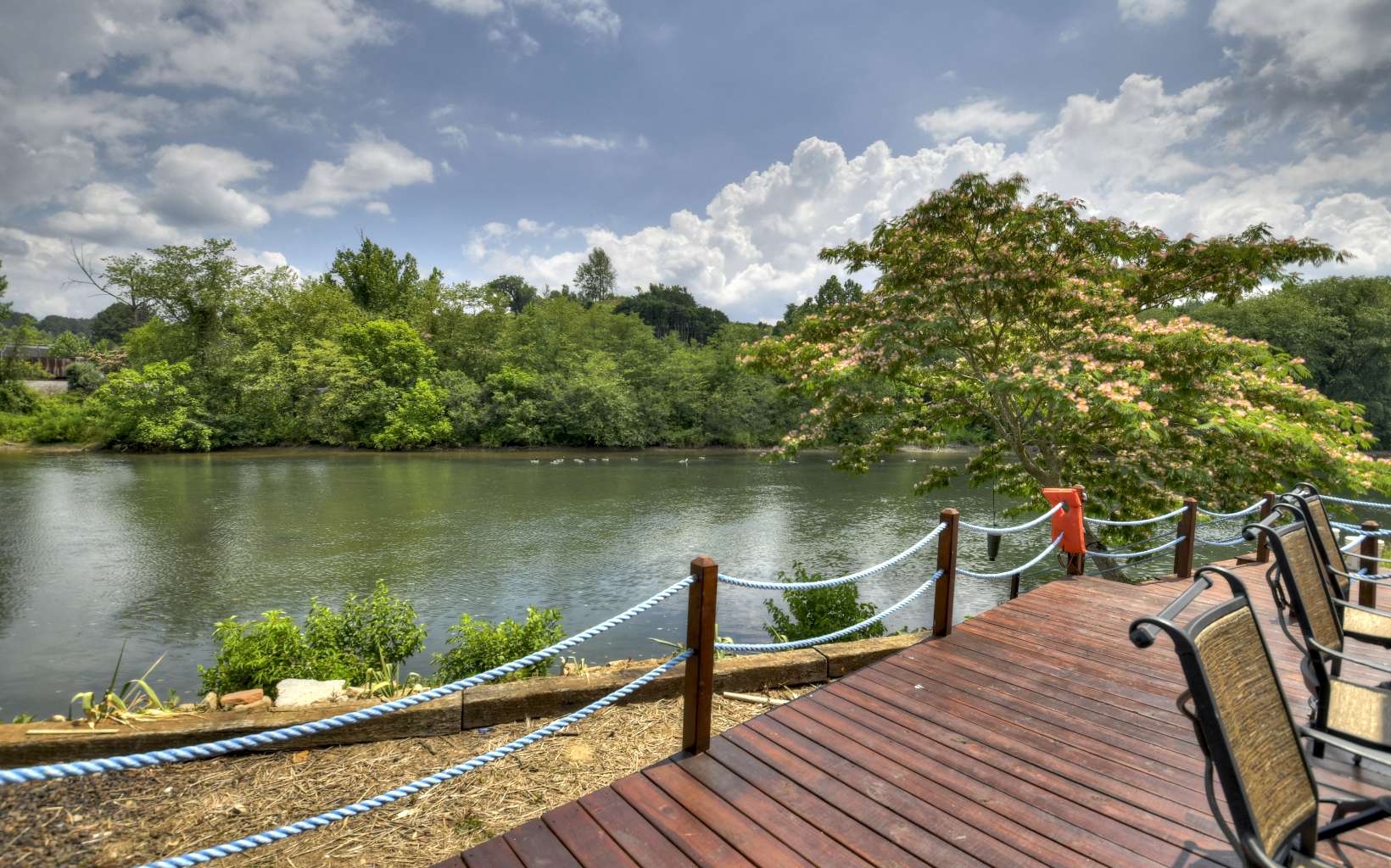 270 W Tennessee Avenue