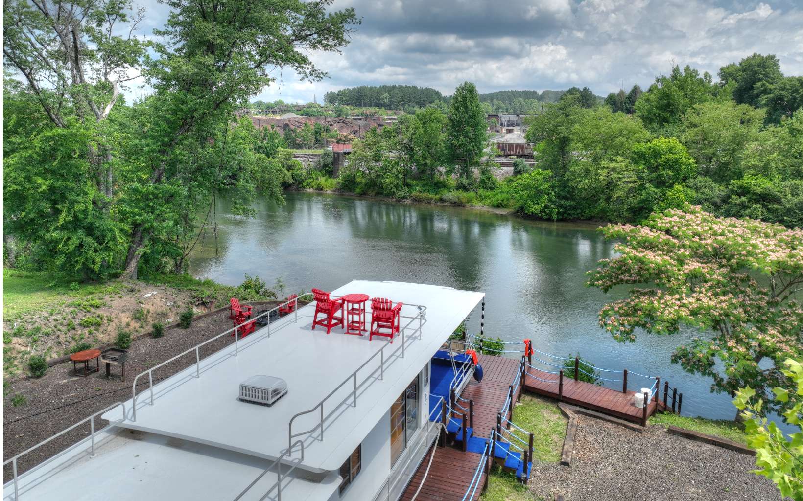 270 W Tennessee Avenue