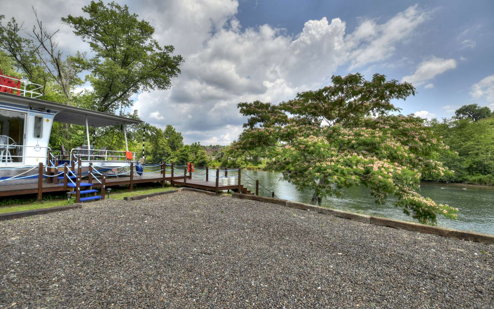 270 W Tennessee Avenue