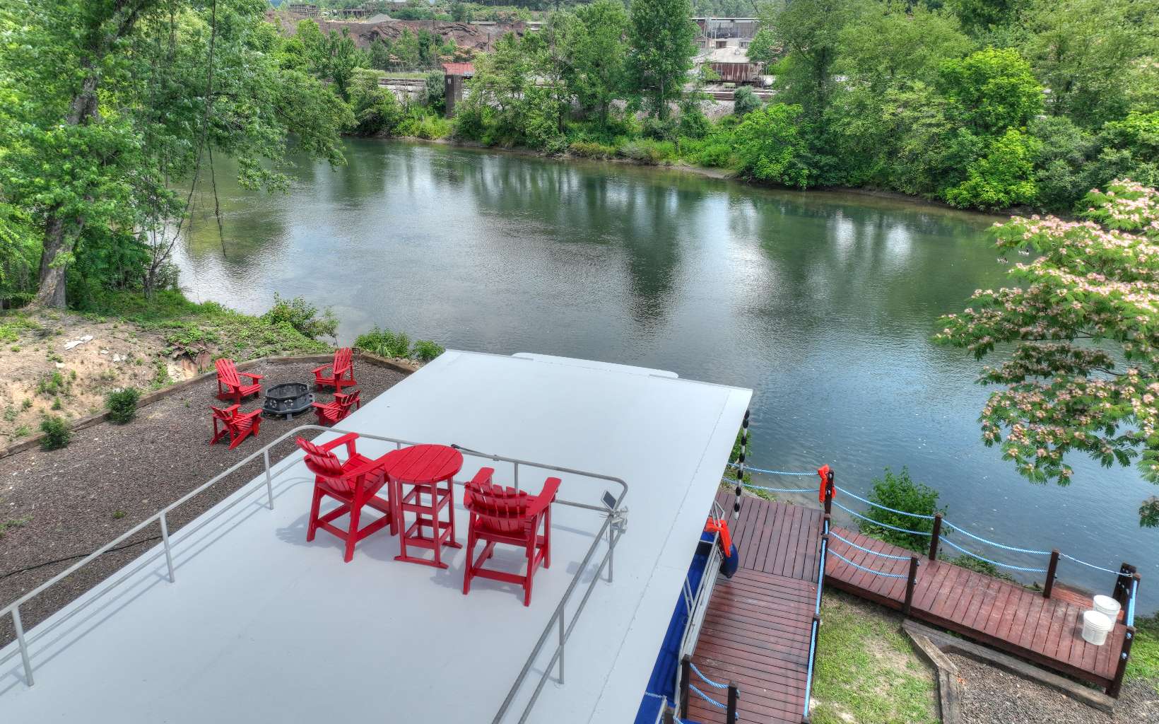 270 W Tennessee Avenue