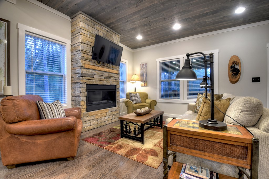 153 Seven Pines Trail