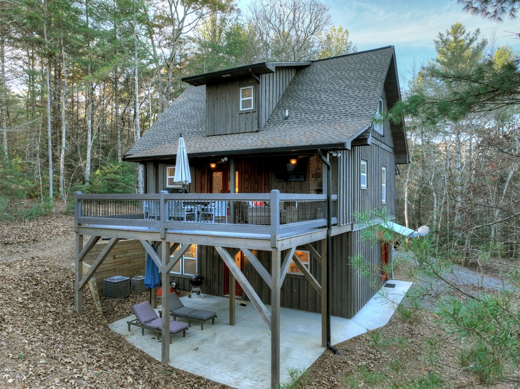 153 Seven Pines Trail