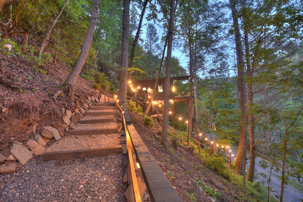 372 Flat Creek River Road