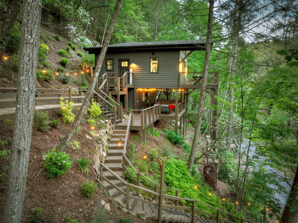 372 Flat Creek River Road