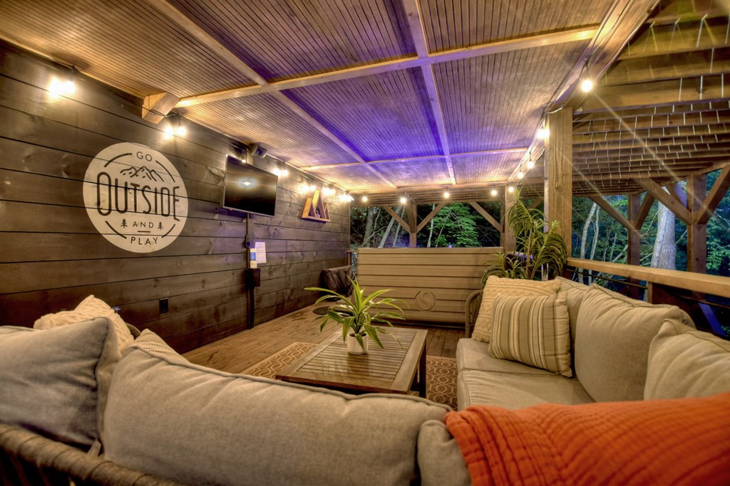 372 Flat Creek River Road