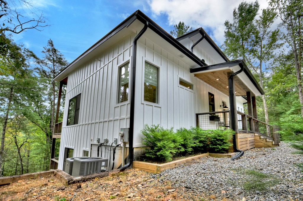 100 Oak View Road