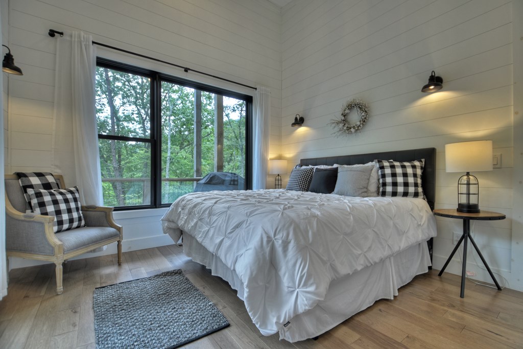 100 Oak View Road