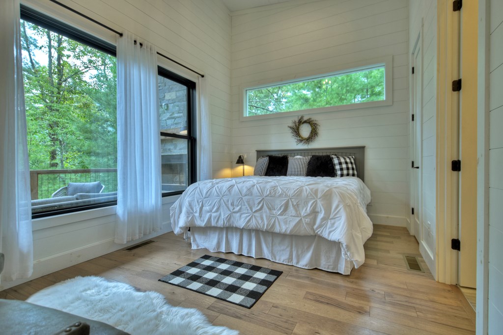 100 Oak View Road