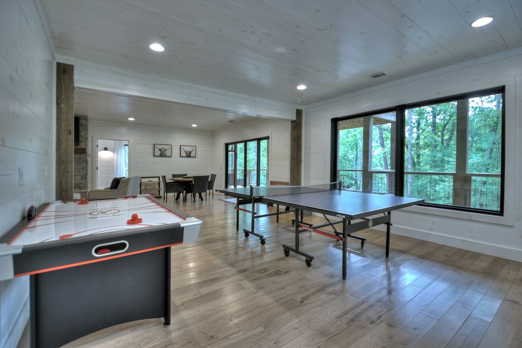 100 Oak View Road