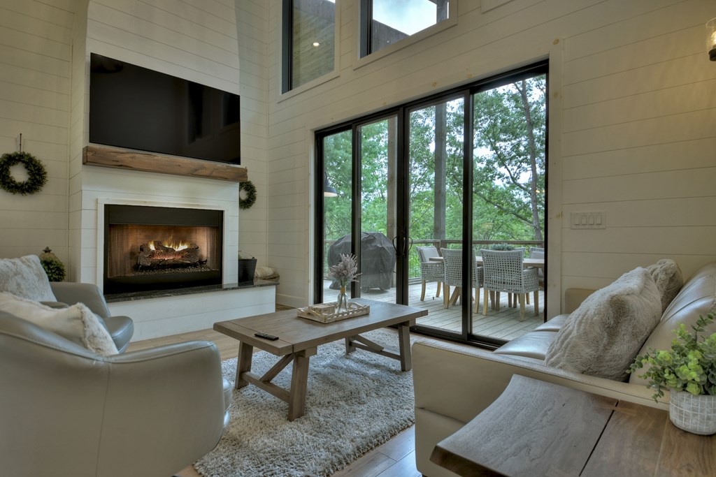 100 Oak View Road