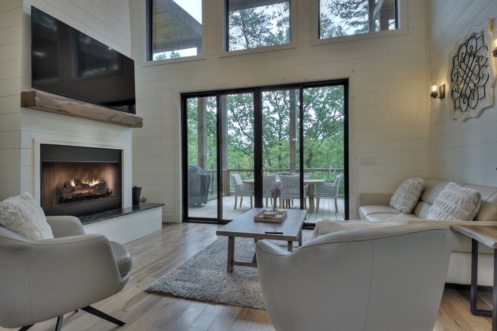 100 Oak View Road