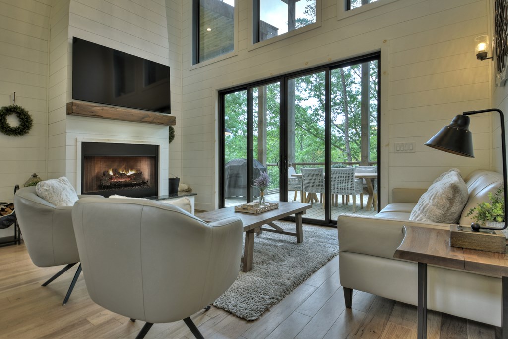 100 Oak View Road