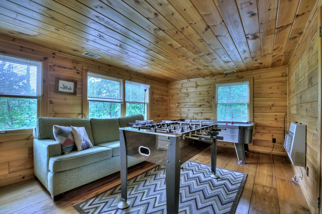 477 Mountain View Circle