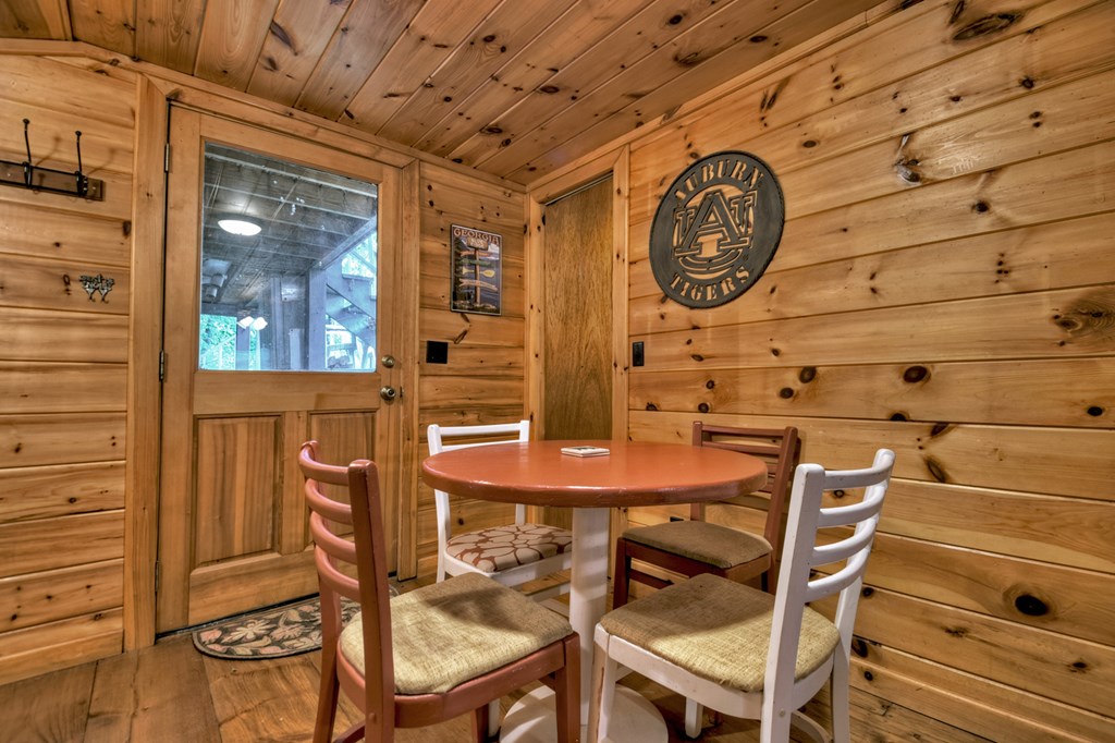 477 Mountain View Circle