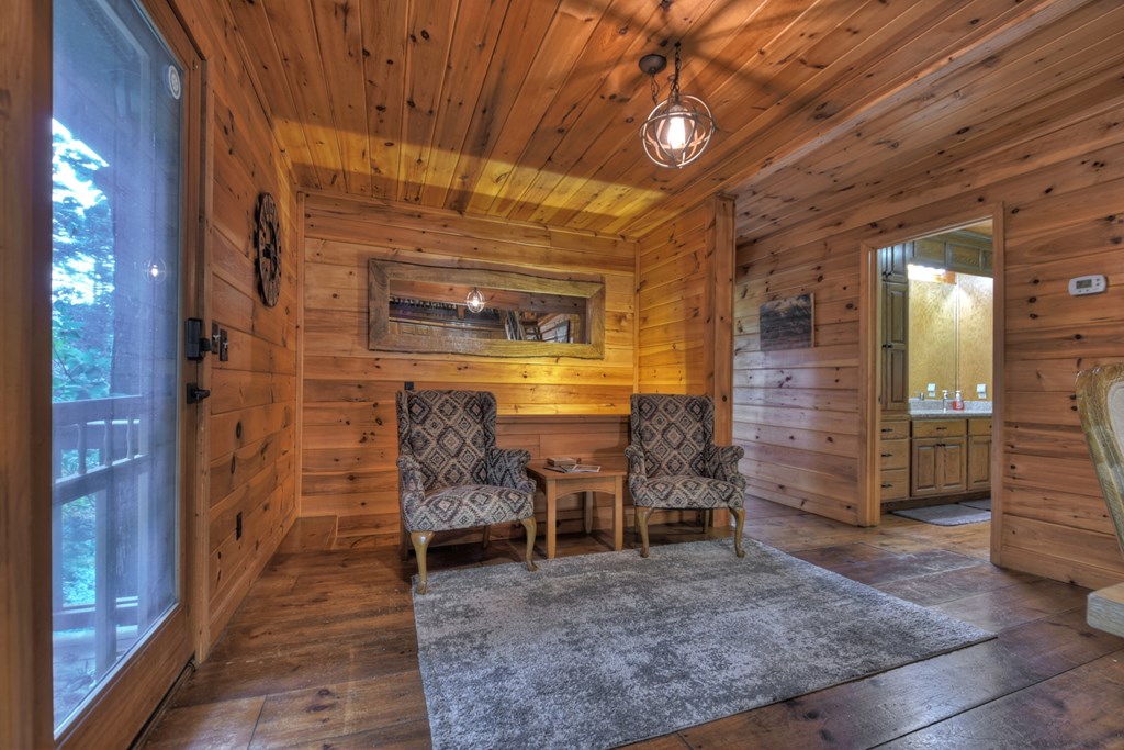 477 Mountain View Circle