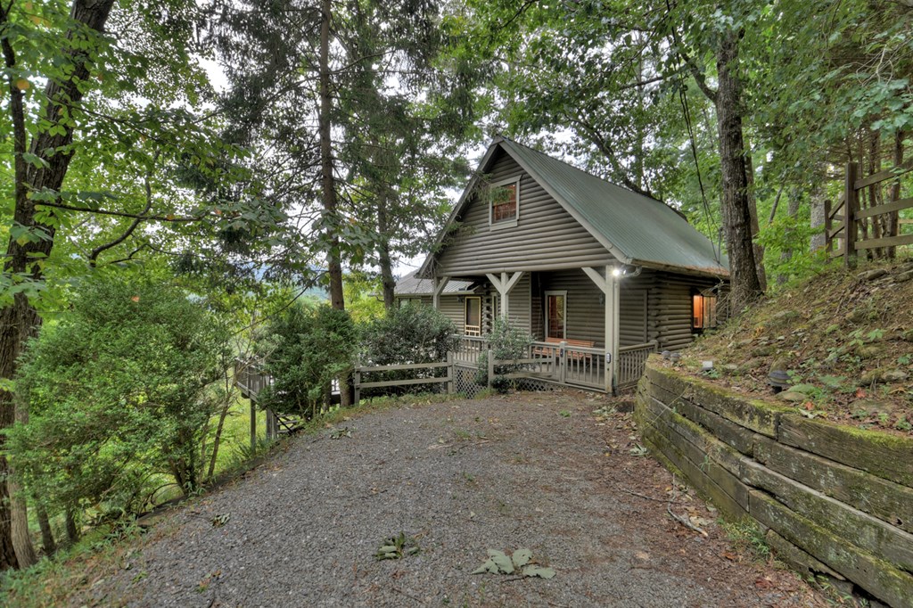 477 Mountain View Circle