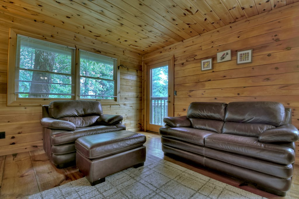 477 Mountain View Circle