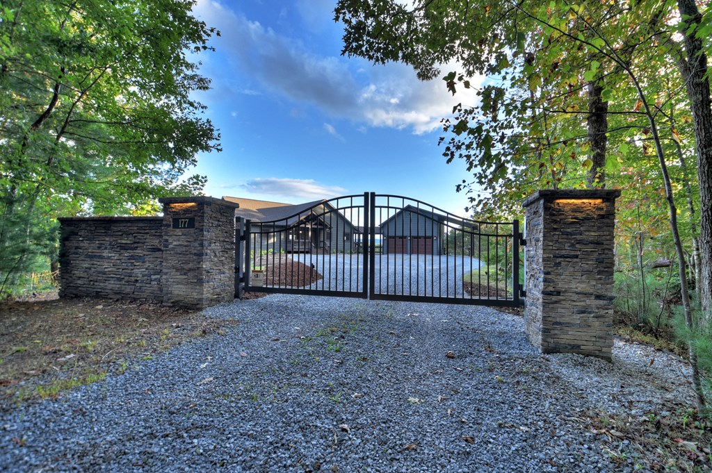 177 Toccoa Vista Lane