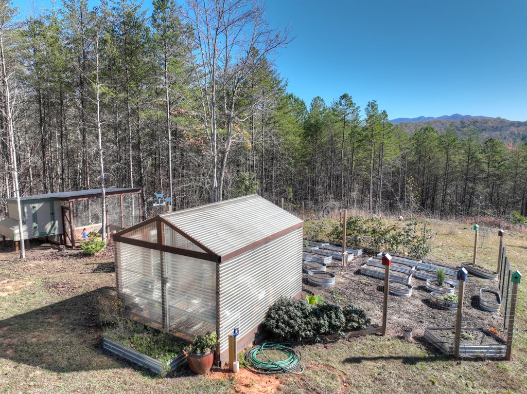 1183 Barnes Creek Road