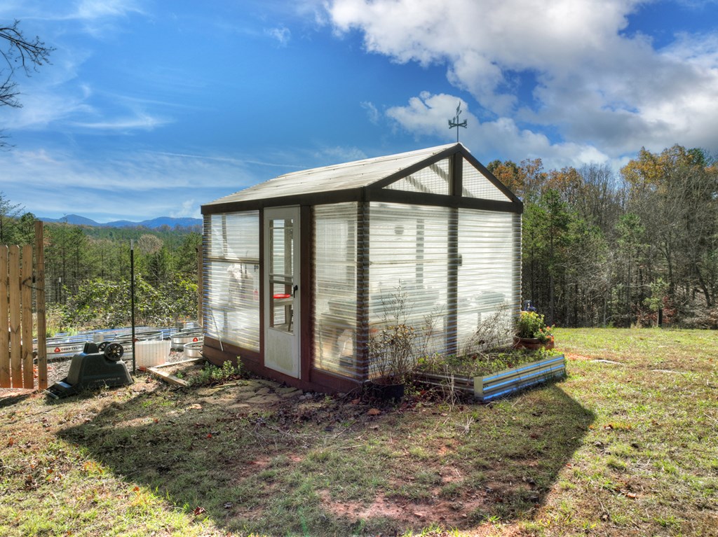 1183 Barnes Creek Road