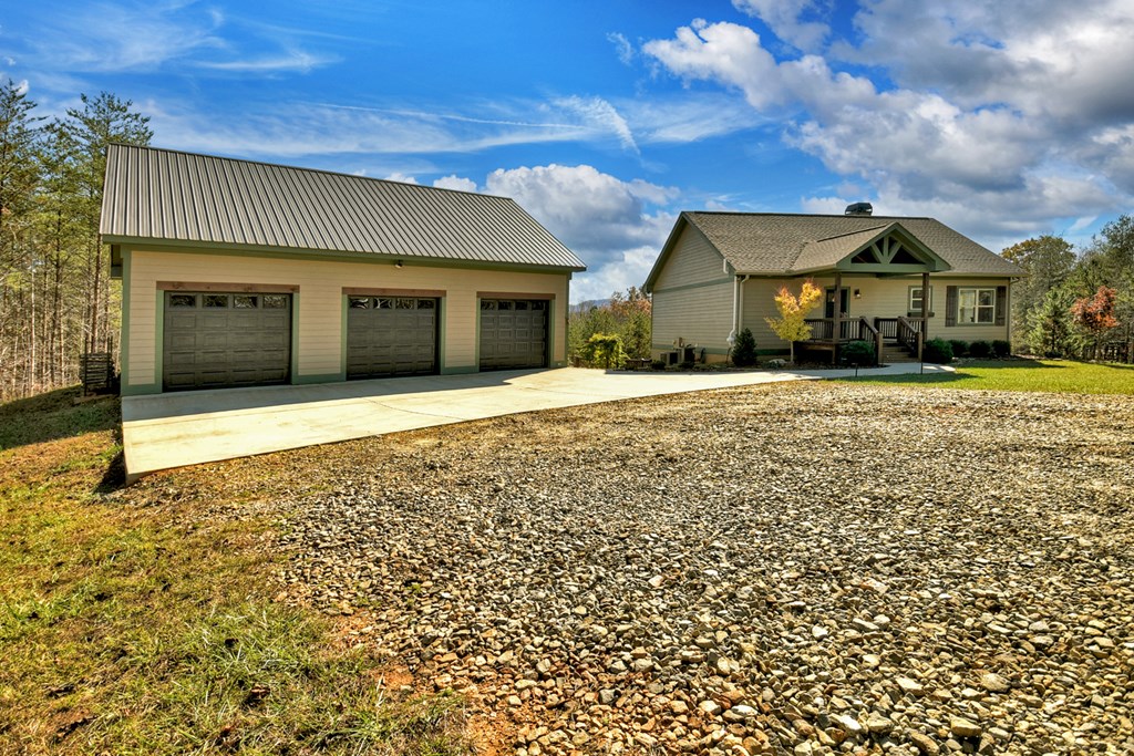 1183 Barnes Creek Road