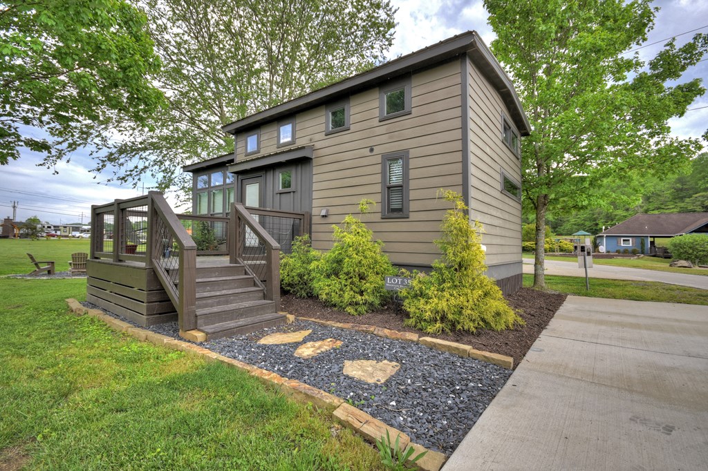 35 Mountain Meadows Circle