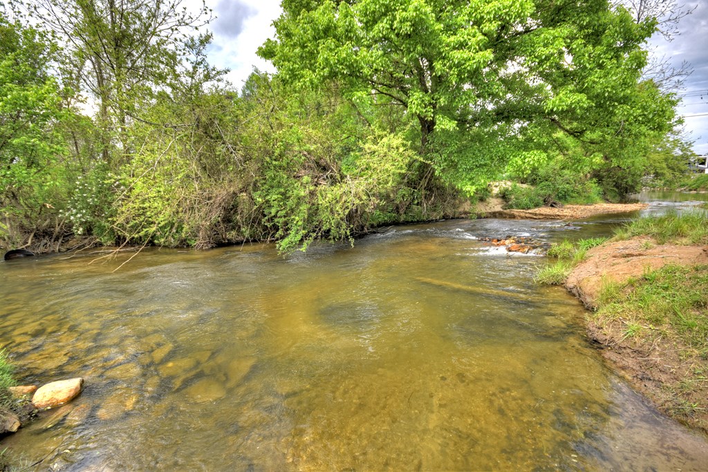 35 Mountain Meadows Circle