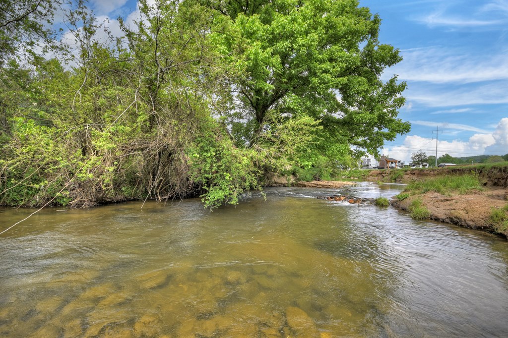 35 Mountain Meadows Circle