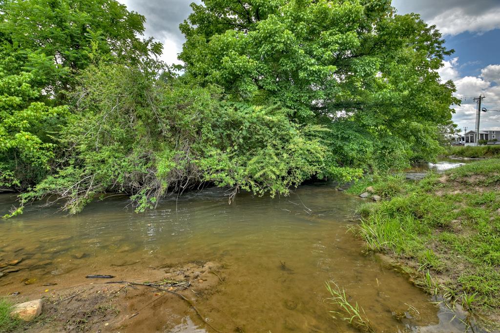 35 Mountain Meadows Circle