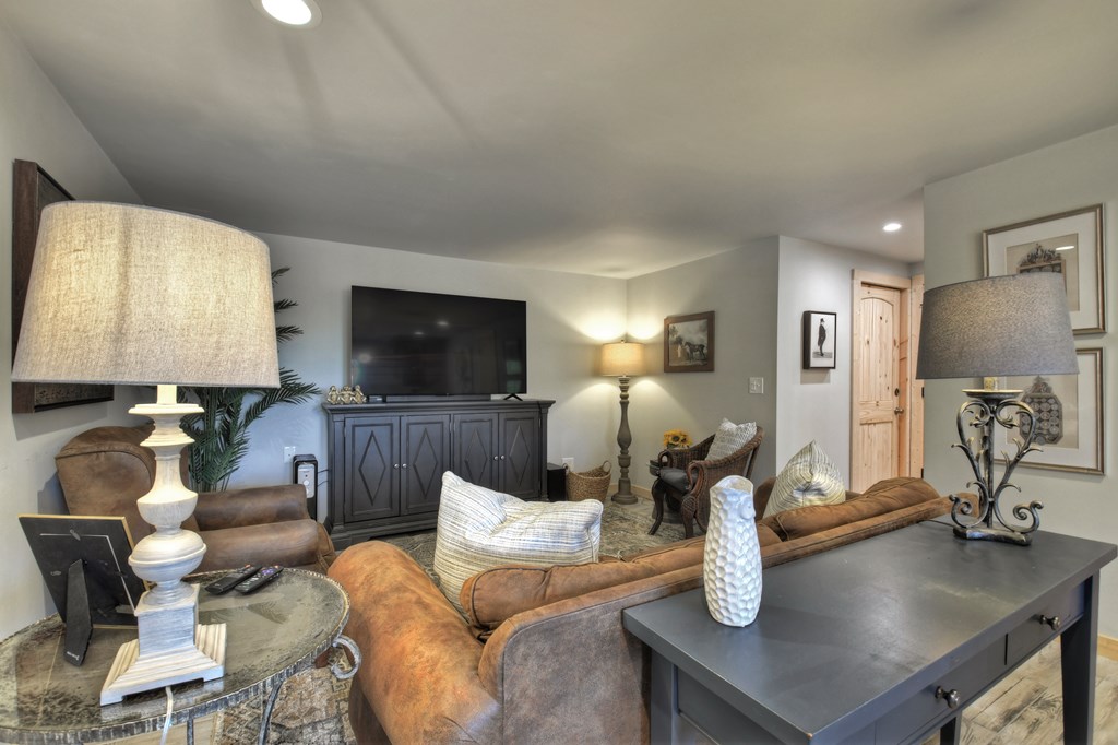 54 Channing Hollow